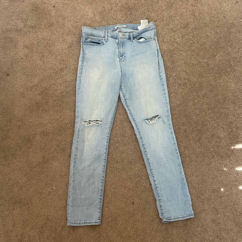 ✨Levi’s Slimming Skinny Jeans